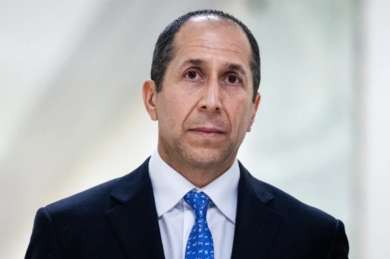 Richard Kahn testified